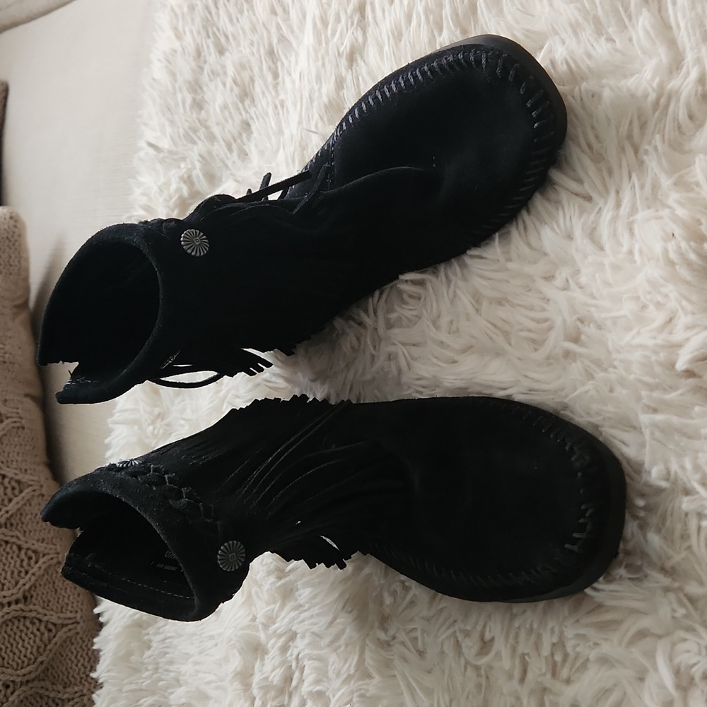 Minnetonka fringe booties